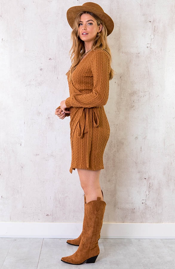 Gebreide Patroon Overslag Jurk Cognac – shoparchief, foto 3