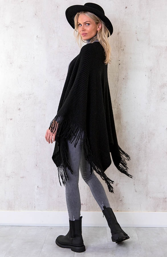 Knitted Fringe Poncho Zwart – shoparchief, foto 7