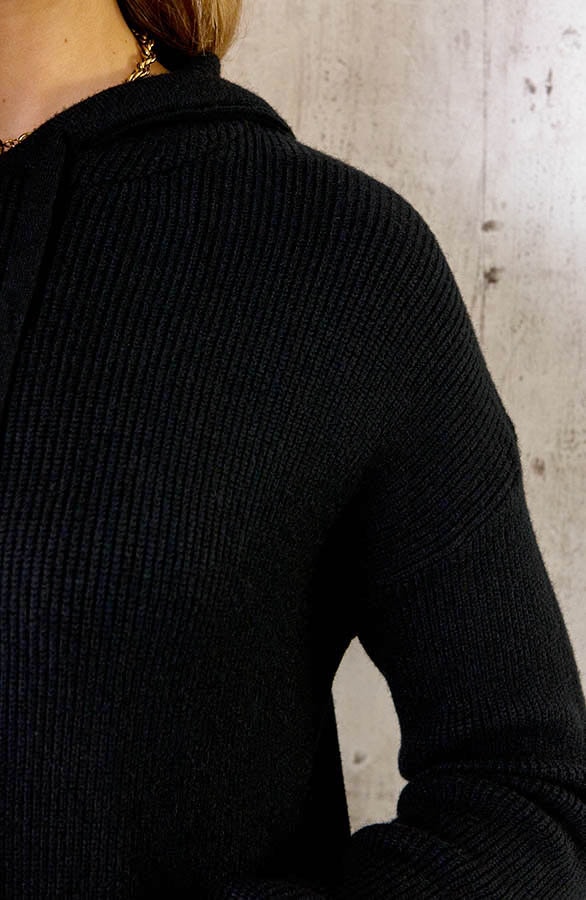 Midi Jurk Met Capuchon Zwart – shoparchief, foto 5