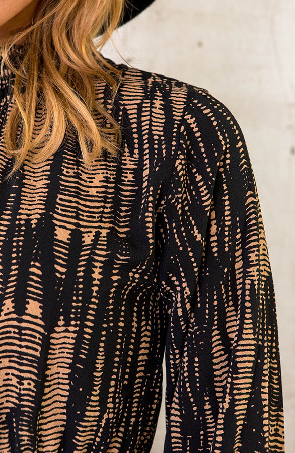 Col Jurk Overslag Print Deluxe Cognac – shoparchief, foto 6