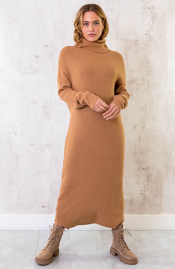 Lange Gebreide Col Jurk Camel – shoparchief