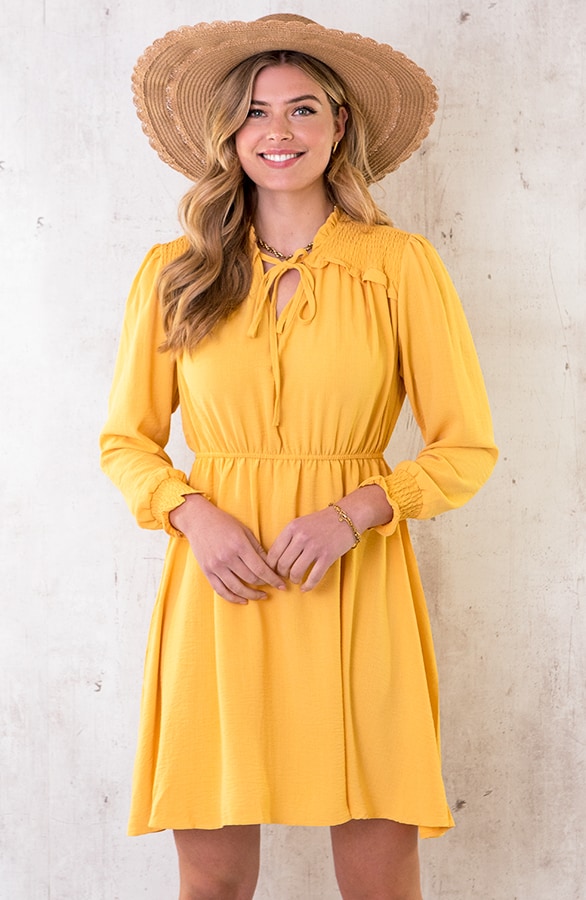 Smocked Schulter Kleid Ocker, Shoparchiv
