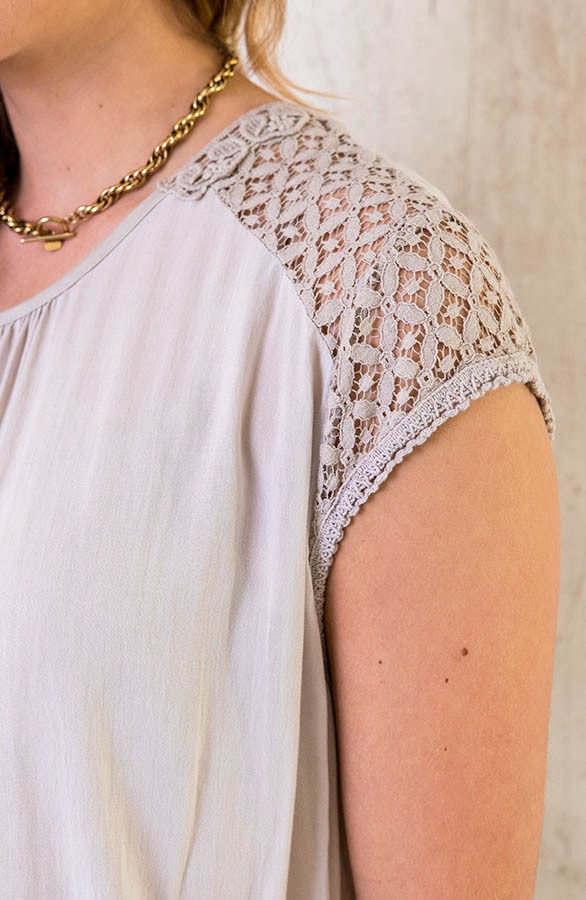 Oversized Top Met Kant Beige – shoparchief, foto 4