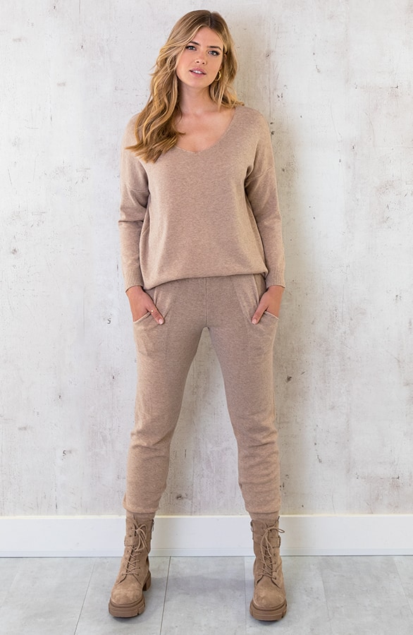 Joggingtrui Met V-hals Camel – shoparchief, foto 7