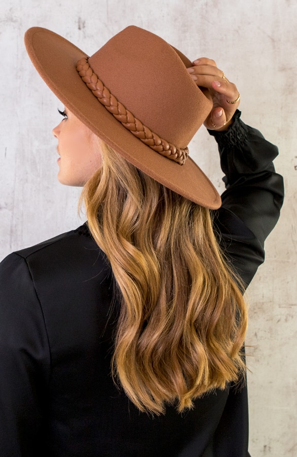 Leather Braid Hat Cognac – shoparchief