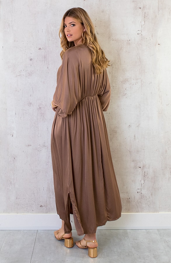 Oversized Satin Dress Camel – shoparchief, foto 4