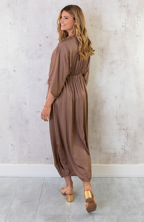 Oversized Satin Dress Camel – shoparchief, foto 5