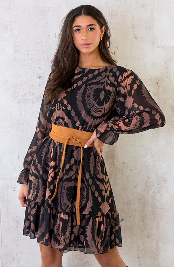 Ruffle Jurk Print Zwart Camel – shoparchief