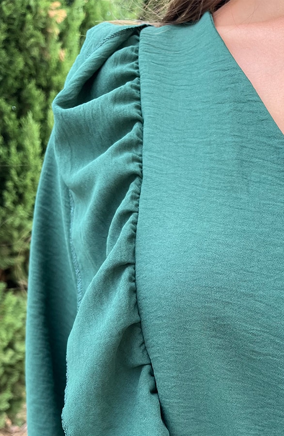 Ruffle V-hals Blouse Smaragd – shoparchief, foto 6