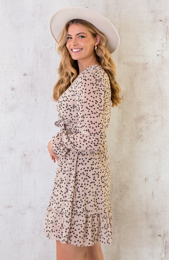 V-hals Strik Jurk Hartjes Beige – shoparchief, foto 4