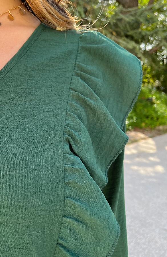 Basic V-hals Ruffle Blouse Smaragd – shoparchief, foto 7