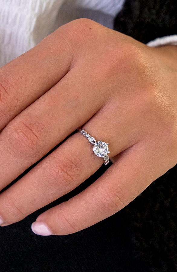Bright Stone Ring Silver – shoparchief