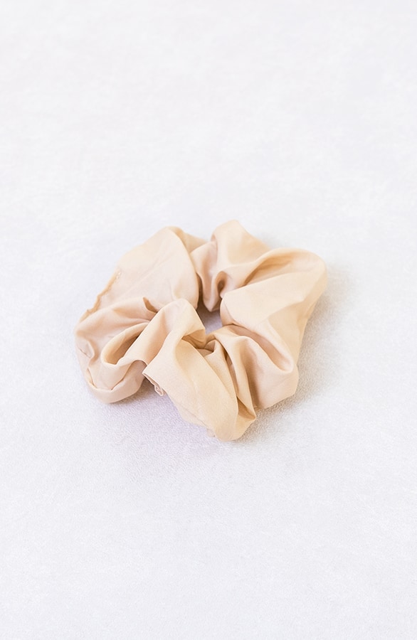 Scrunchie Silk Beige – shoparchief
