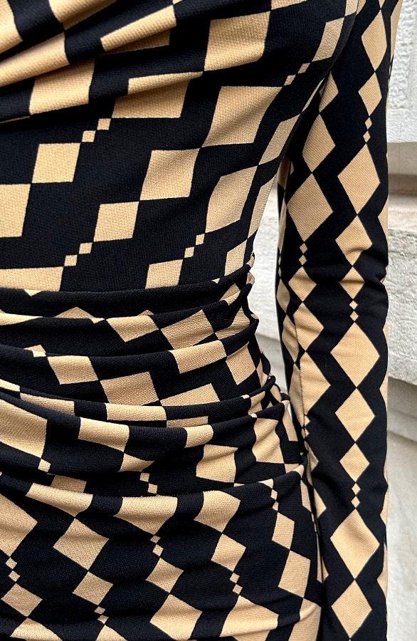 Aansluitende Jurk Overslag Gedrapeerd Print – shoparchief, foto 6