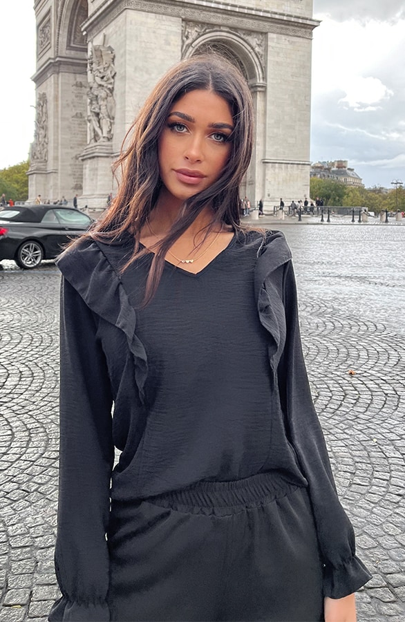 Basic V-hals Ruffle Blouse Zwart – shoparchief