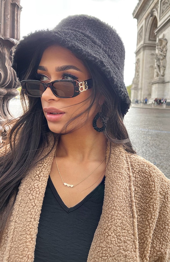 Bucket Hat Zwart – shoparchief