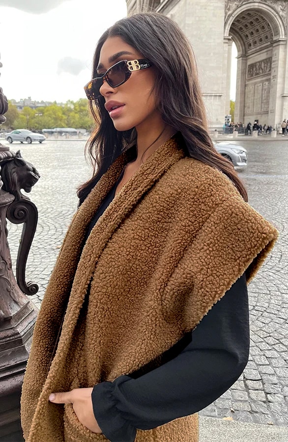 Teddy Gilet Met Schouderdetail Camel – shoparchief, foto 3