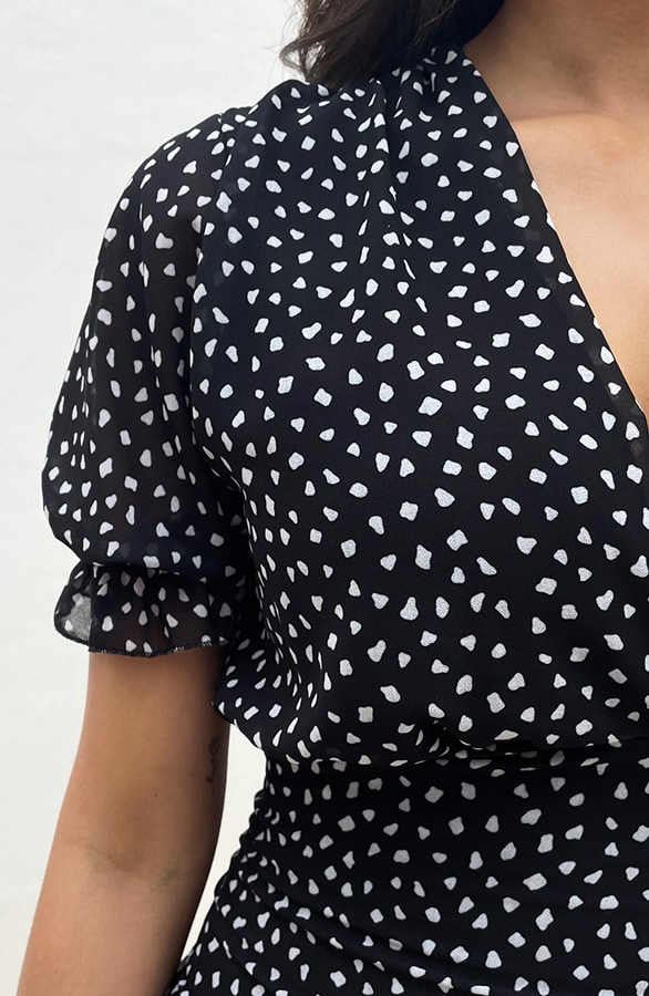 V-Hals Stippen Jurkje Smocked Zwart – shoparchief, foto 6