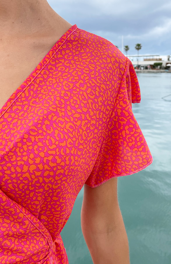 Wikkel Jurk Leopard Fuchsia – jurken, foto 7