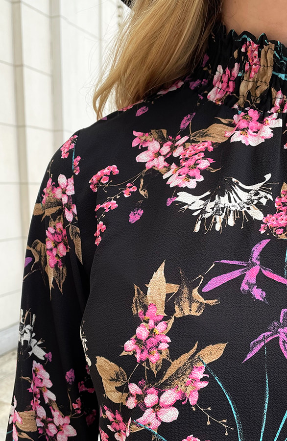 Col Blouse Bloemen Zwart – shoparchief, foto 5