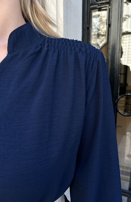 V-hals Jurk Met Schouderdetail Navy – shoparchief, foto 7