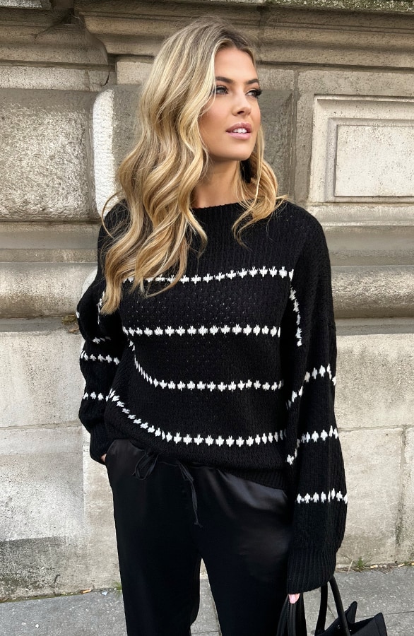 Oversized Stipjes Trui Zwart – shoparchief