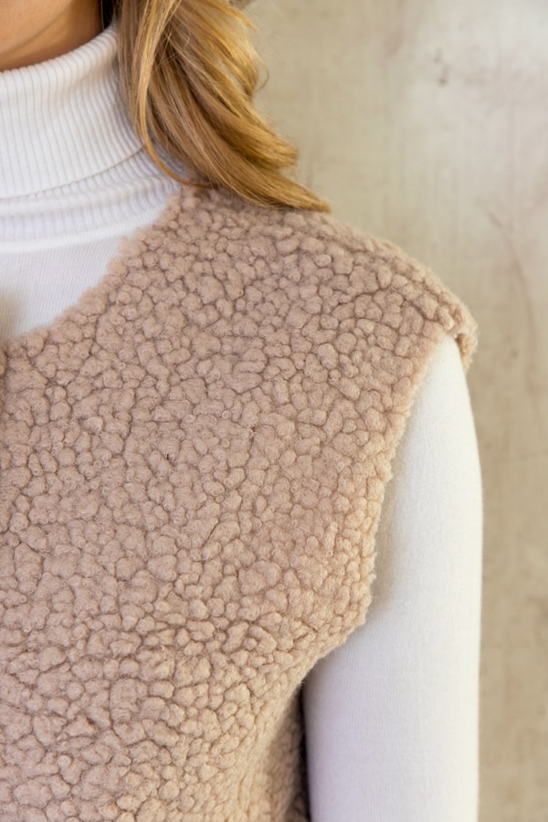 Gilet Pocket Teddy Light Camel – shoparchief, foto 6