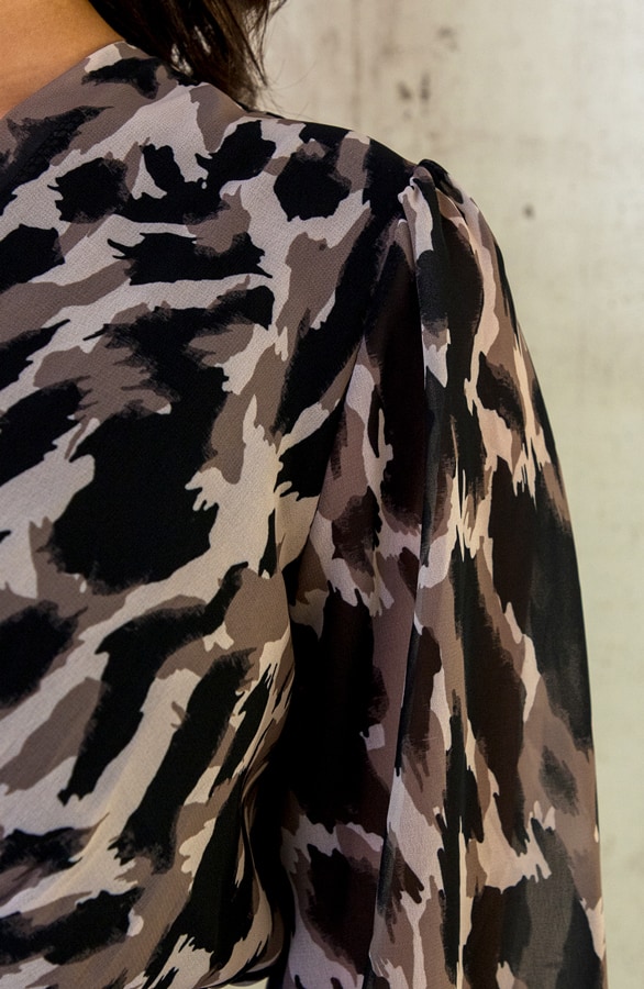 Limited Print V-Hals Jurk Taupe – shoparchief, foto 8