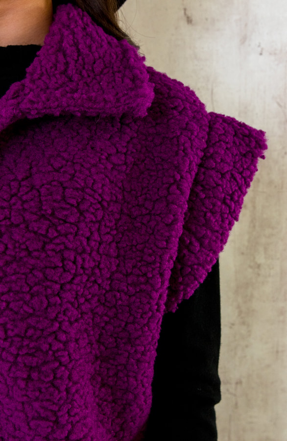 Teddy Gilet Oversized Dark Magenta – shoparchief, foto 7