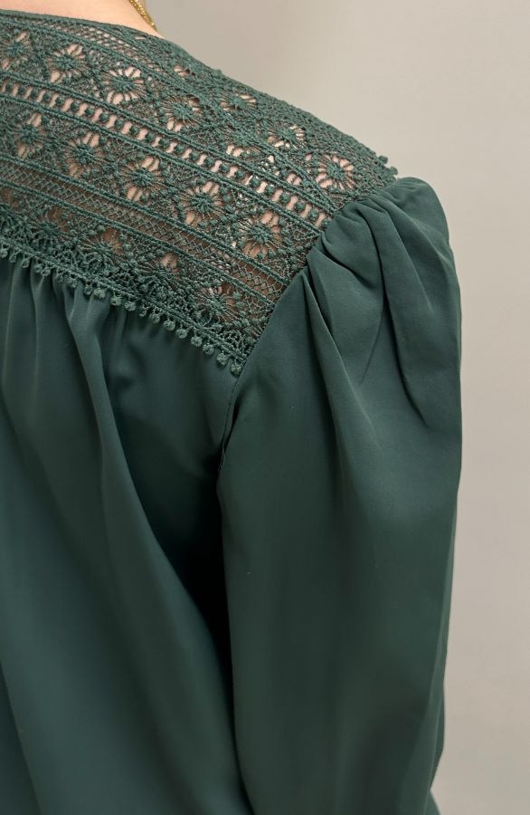 V-Hals Blouse Met Kanten Rug Army – shoparchief, foto 2