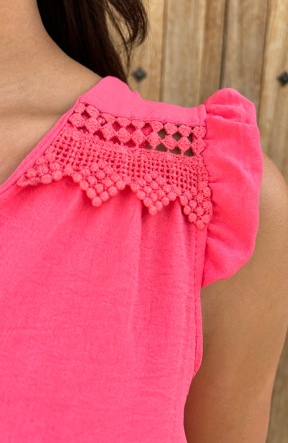 Ruffle V-Hals Top Sevilla Koraal – shoparchief, foto 8