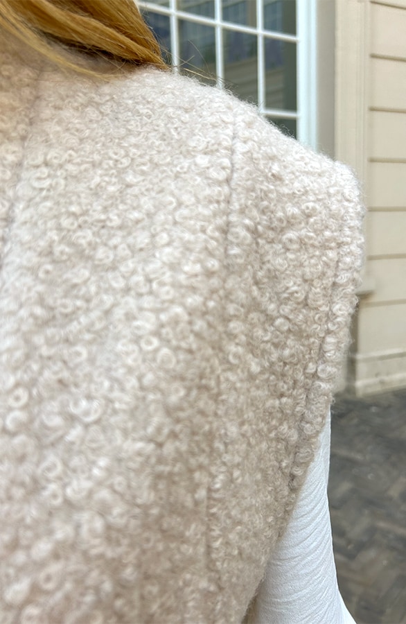 Bouclé Gilet Met Ceintuur Beige – gilets, foto 5