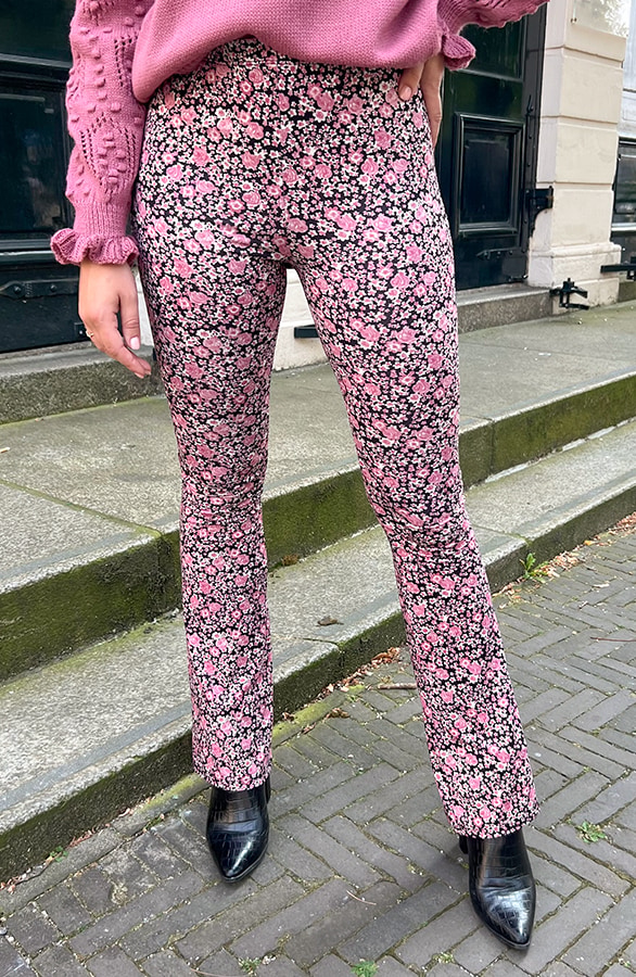 Flared Hose Blumen Dust Pink, Shoparchiv