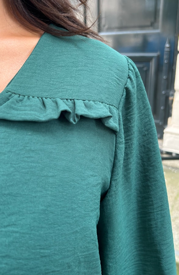 Ruffle Blouse Met Pofmouwen Smaragd – shoparchief, foto 5