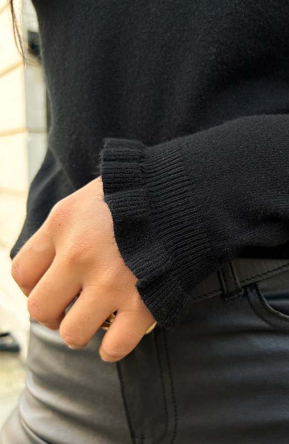 Ruffle Trui Met Knopen Zwart – shoparchief, foto 5