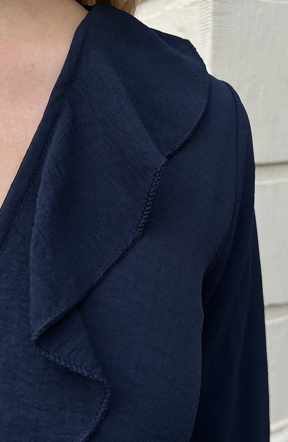 Ruffle V-Hals Jurk Marine – jurken, foto 7