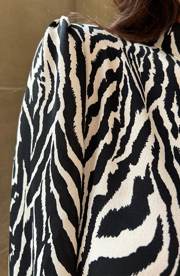 Mila Blouse Long Sleeve Zebra – shoparchief, foto 5