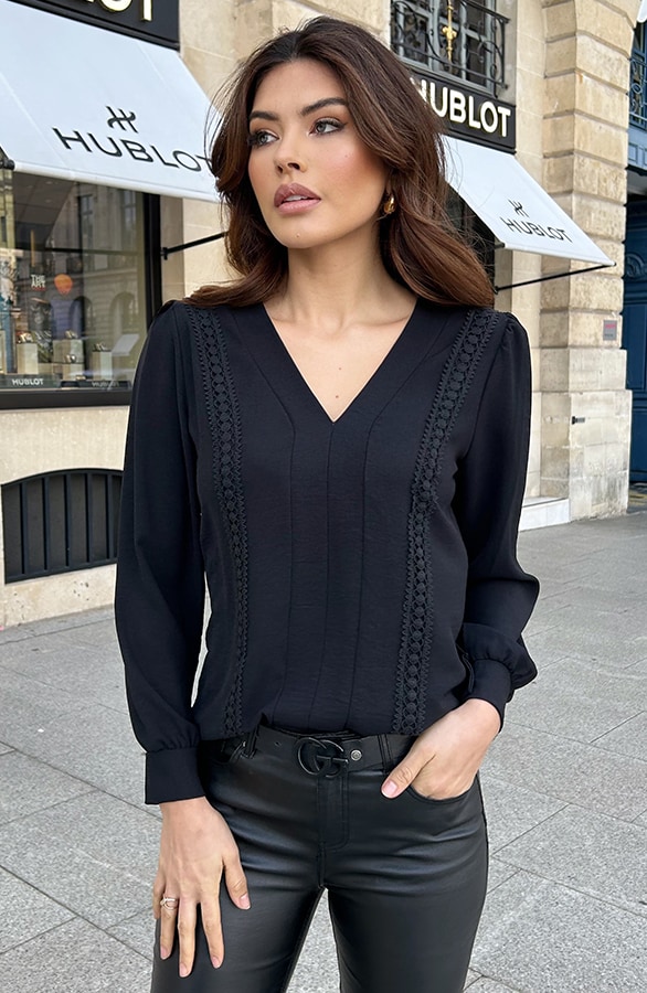 Romantic V-Hals Blouse Zwart – blouses, foto 9