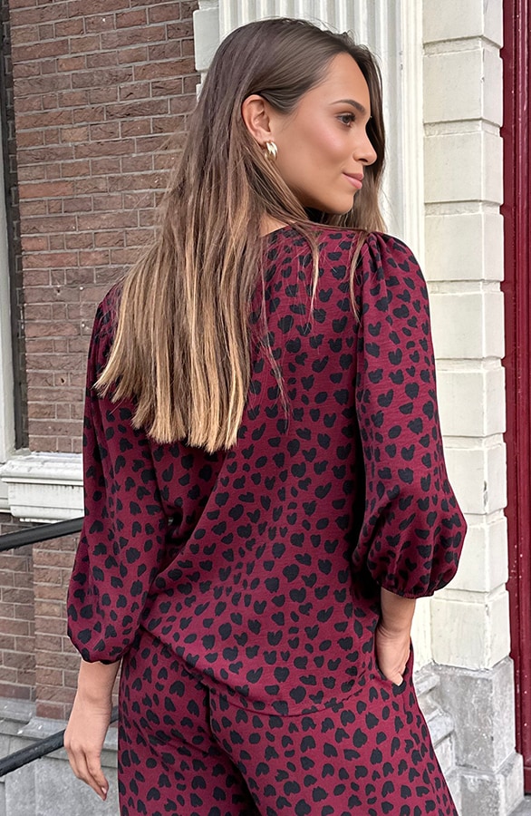 Mila Puff Sleeve Top Cheetah Burgundy – shoparchief, foto 3