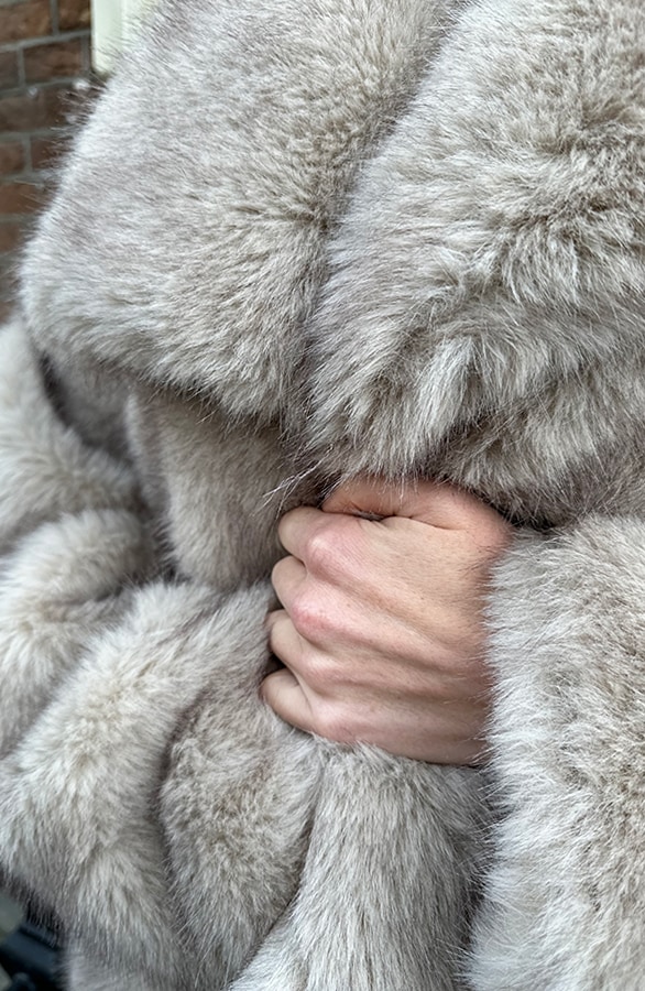 Oversized Faux Fur Jas Beige – shoparchief, foto 5