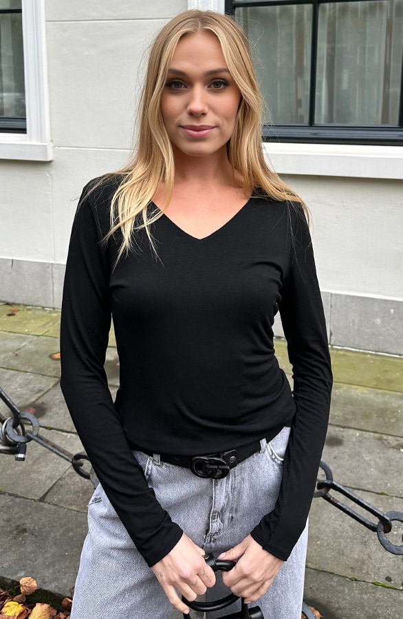 Essence Long Sleeve V-Neck Black – shoparchief, foto 3