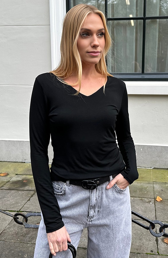 Essence Long Sleeve V-Neck Black – shoparchief, foto 7