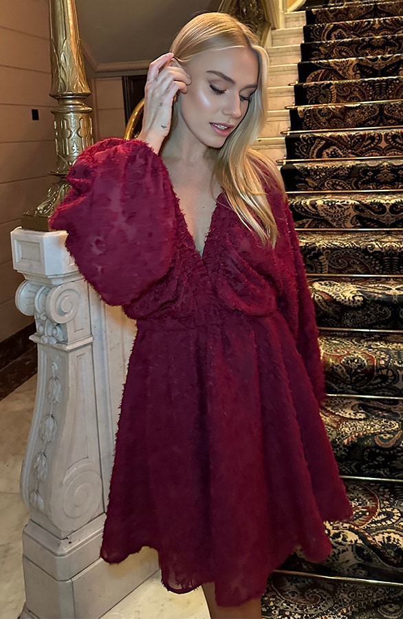 V-Ausschnitt Kleid mit weiten Ärmeln Bordeaux, Shoparchiv, Foto 8