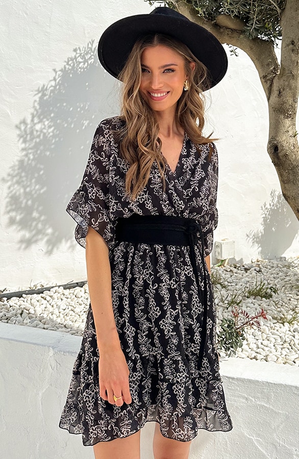 Ruffle Lagen Kleid Lulu Print Schwarz, Kleider
