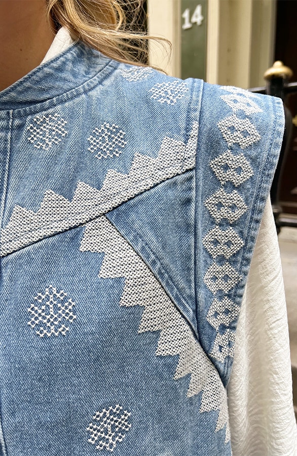 Embroidery Denim Gilet Schouderdetail – gilets, foto 3