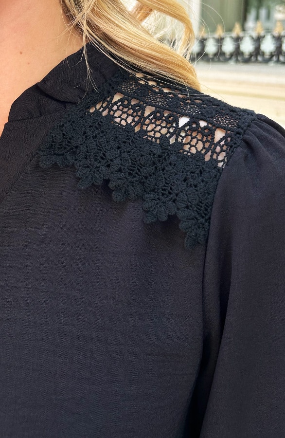 Blouse Met Kanten Schouderdetail Zwart – alle kleding, foto 6