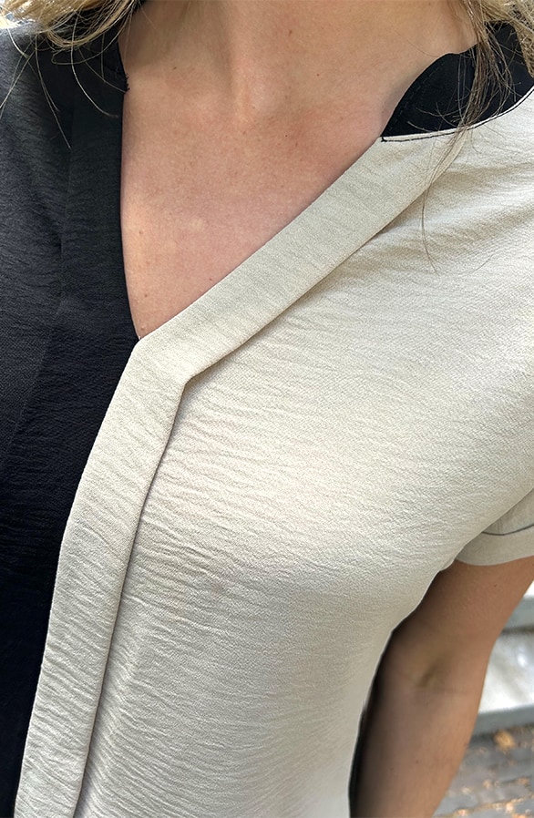 Short Sleeve V-hals Top Zwart Beige – tops, foto 5