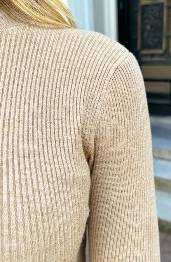 Ultra Soft Jurk Met Col Taupe – jurken, foto 3