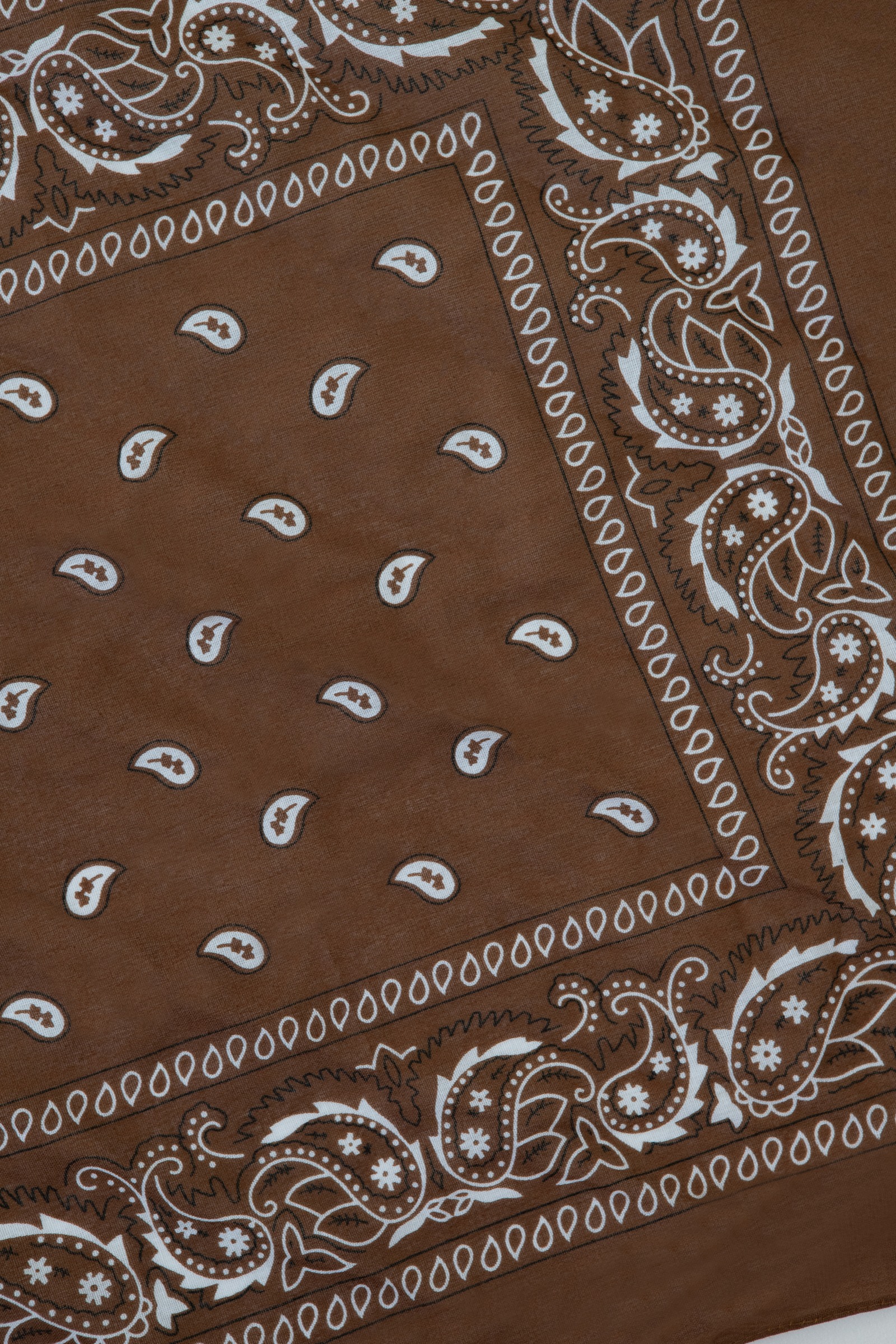 Classic Bandana Paisley Sjaal Choco – shoparchief, foto 3