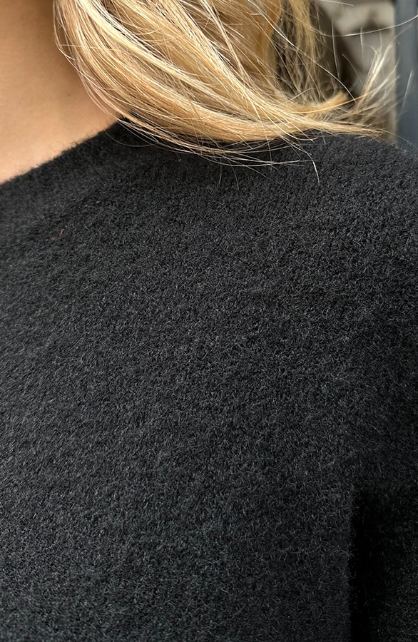 Ultra Soft Alpaca Trui Oversized Gemeleerd Zwart – truien, foto 6